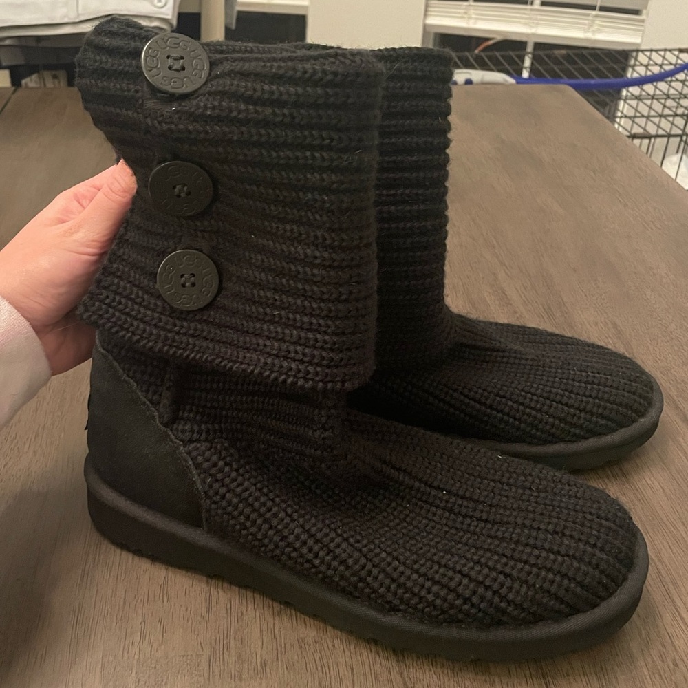 Ugg Women’s Classic Cardy Knit Boot - size 11